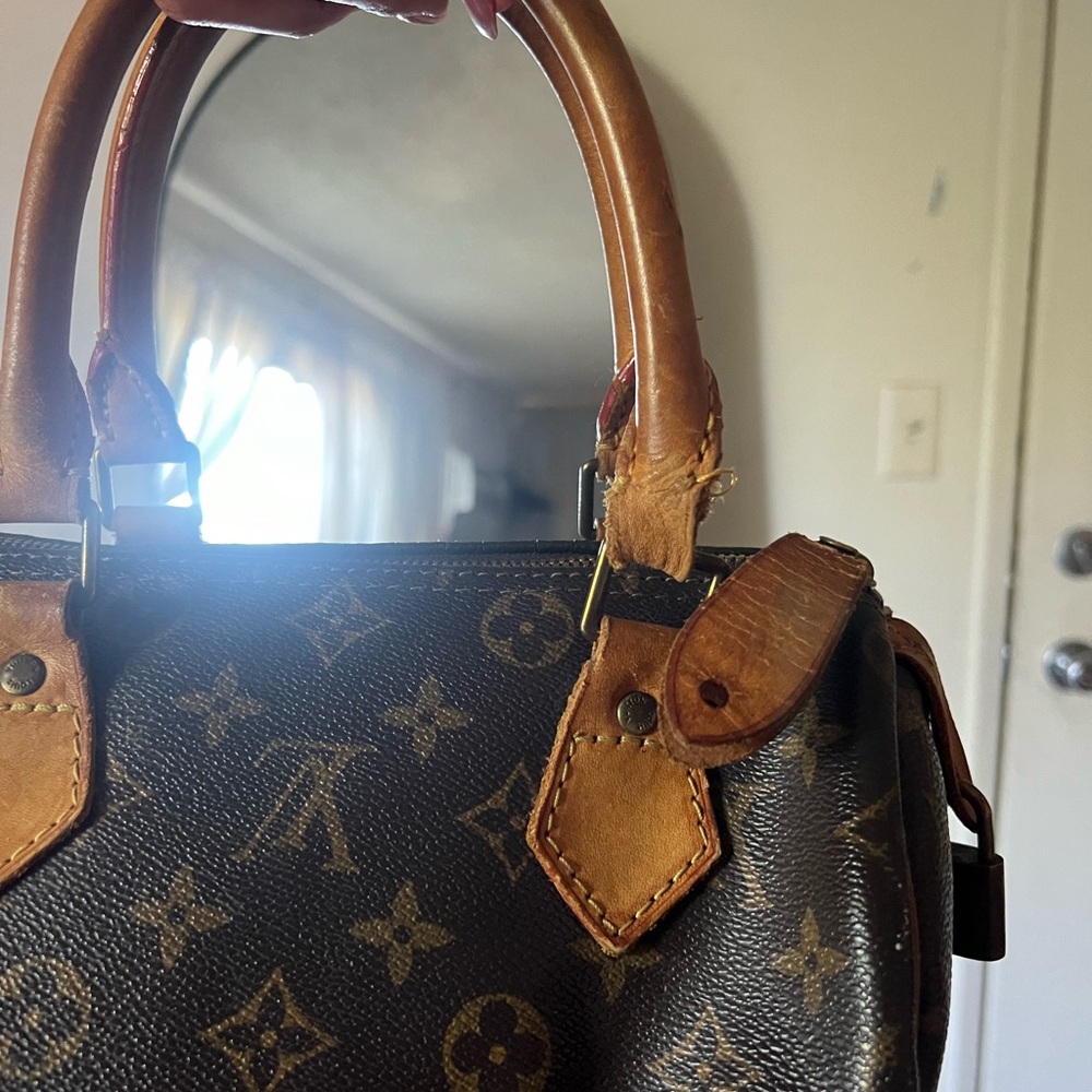 Louis Vuitton - Picture 4 of 6